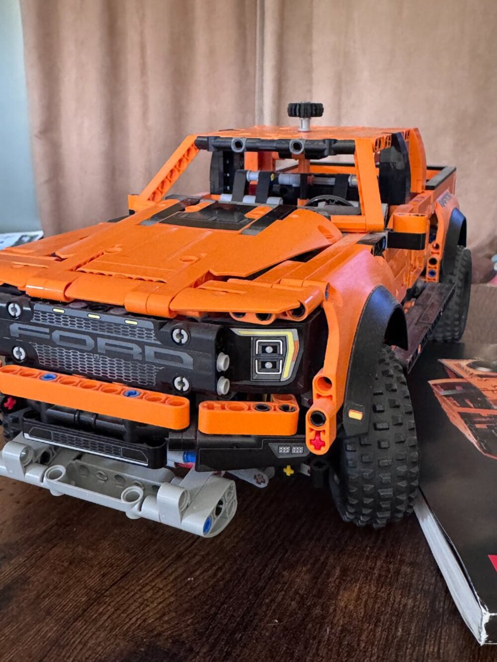 LEGO TECHNIC FORD F-150 RAPTOR 42126 RETIRED ASSEMBLED - Picture 3 of 4
